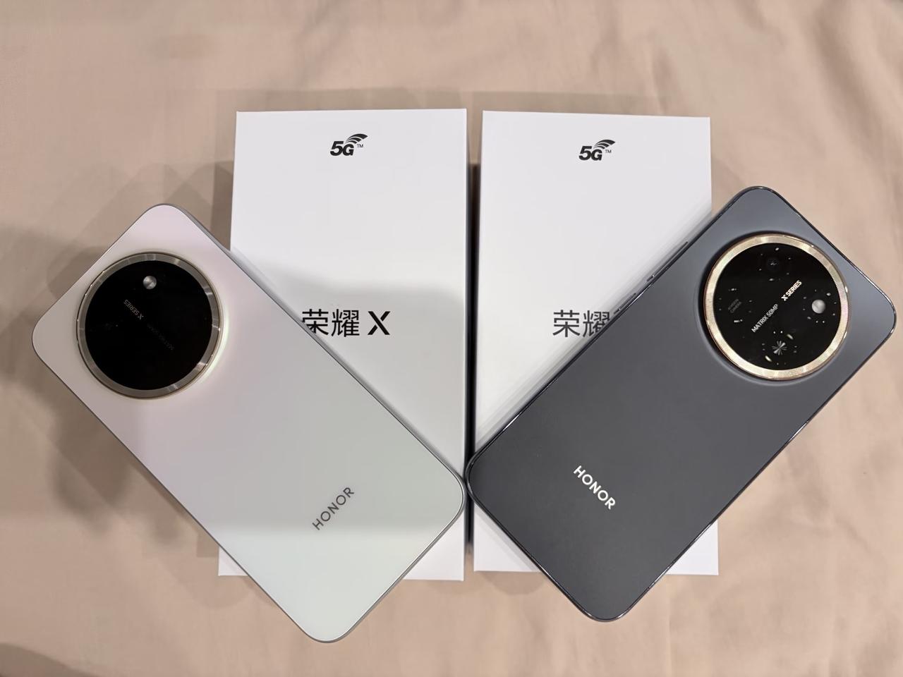 下单了两台荣耀X80 Pro Max，家中父母实在是太喜欢了

外观大气上档次，