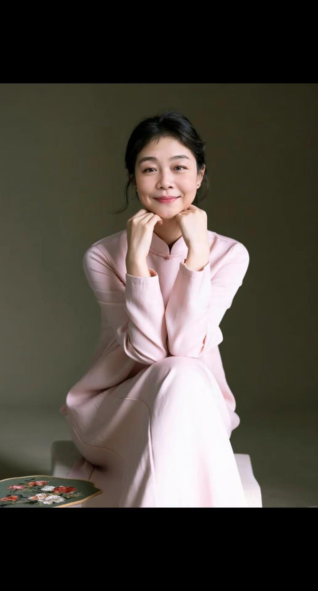 今日分享。AI低饱和人像 随变ai随便玩