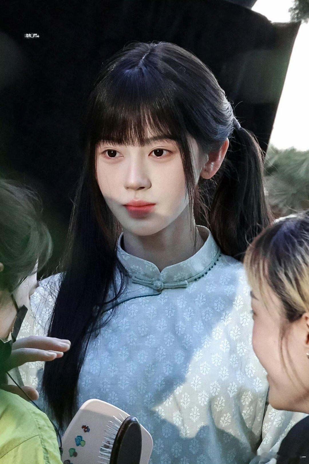 鞠婧祎 jjy鞠婧祎阿黛jjy鞠婧祎来战“皎皎明月照大地 朵朵玫瑰赠予你” 