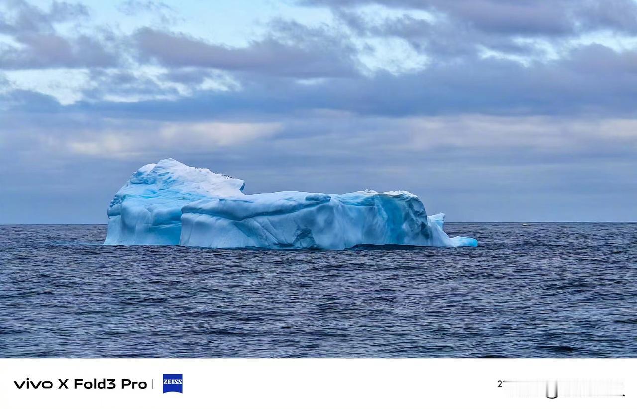 这应该是长焦最屌的折叠屏了吧？真的没有之一，也是唯一一部搭载OV64B潜望长焦的