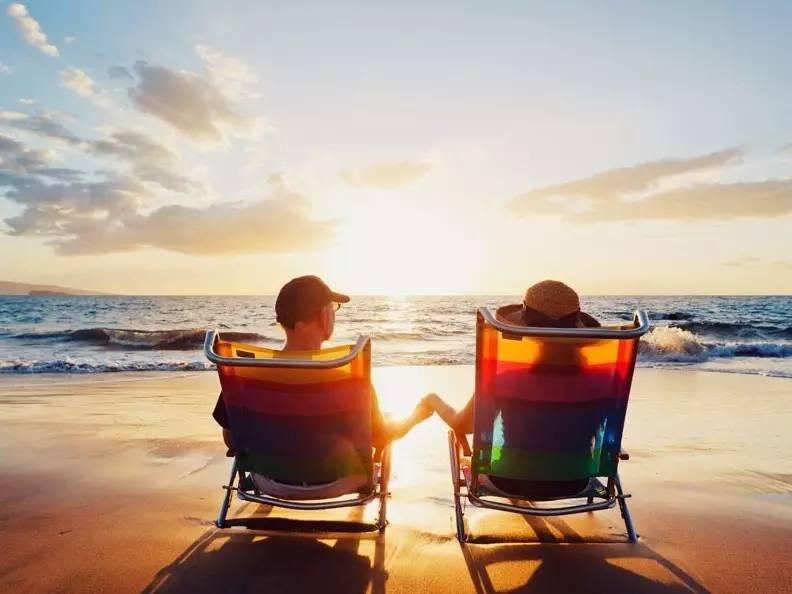 人生最傻的事，
就是在不值得的人和事上浪费精力，
它们会耗光我们的正能量，影响情