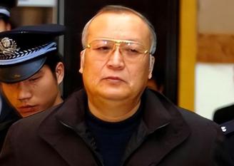 美国榨干了中国外逃贪官身上的油水，将具具干尸退给中国，门都没有。如果美国执意要将