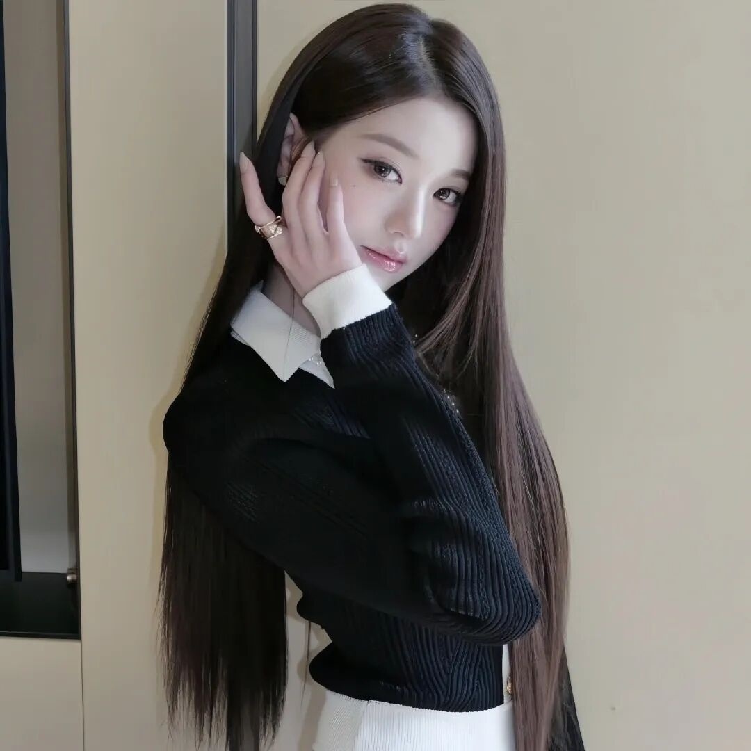 张元英[超话] 𝙒𝙚𝘾𝙝𝙖𝙩丨张元英头像分享 ​​​