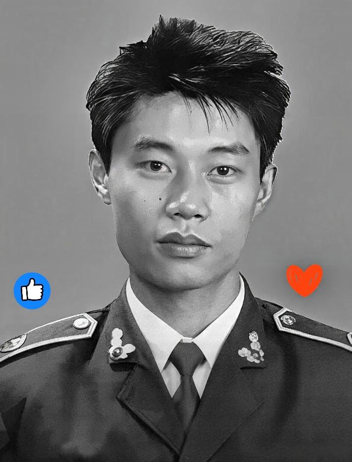 29岁，他没松手
 
武汉市公安局防暴队副队长，围捕持枪歹徒时左臂和胸膛被击穿，