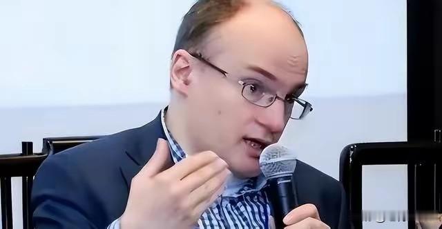 俄罗斯军事专家瓦西里·卡申指
出，中国歼-20、运-20、东
风-17、055驱