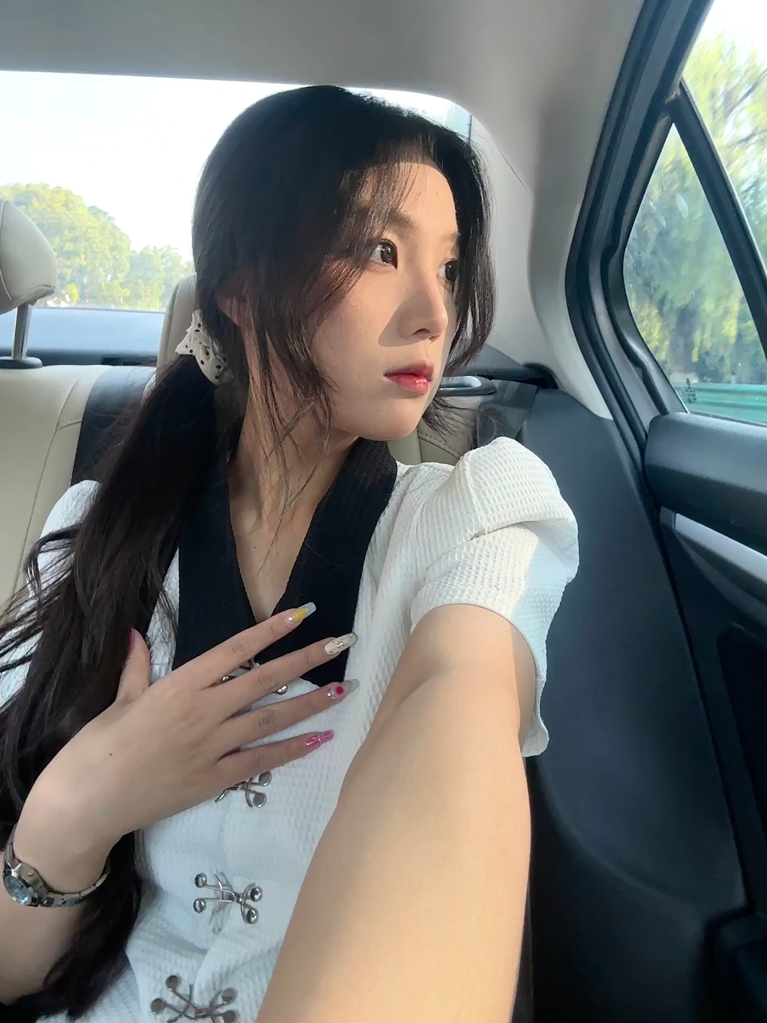 漂亮的人太多了 所以我只想做一个幸福的小女孩^o^ ​​​