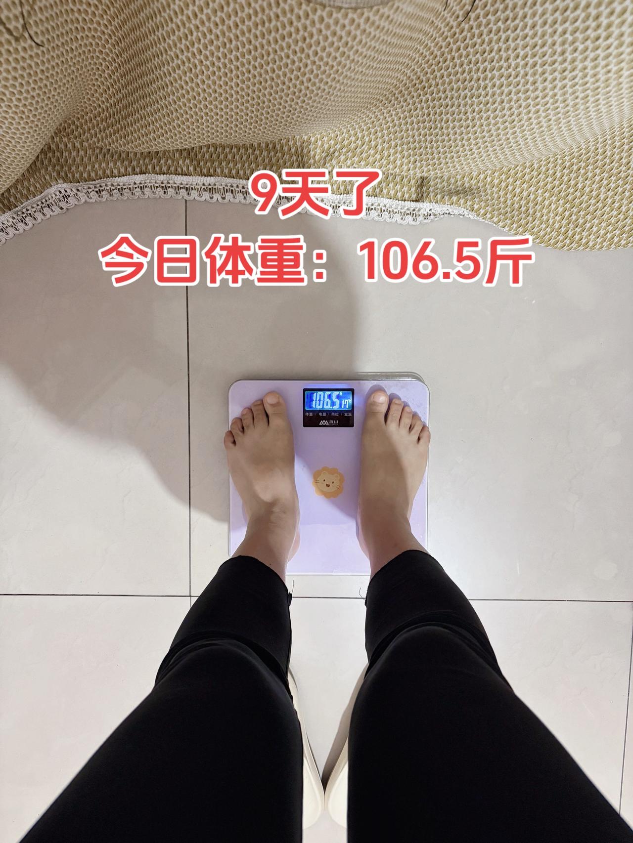 自律减脂健康餐，目标95斤，加油
今日减脂早餐：玉米+鸡蛋+番茄+牛奶