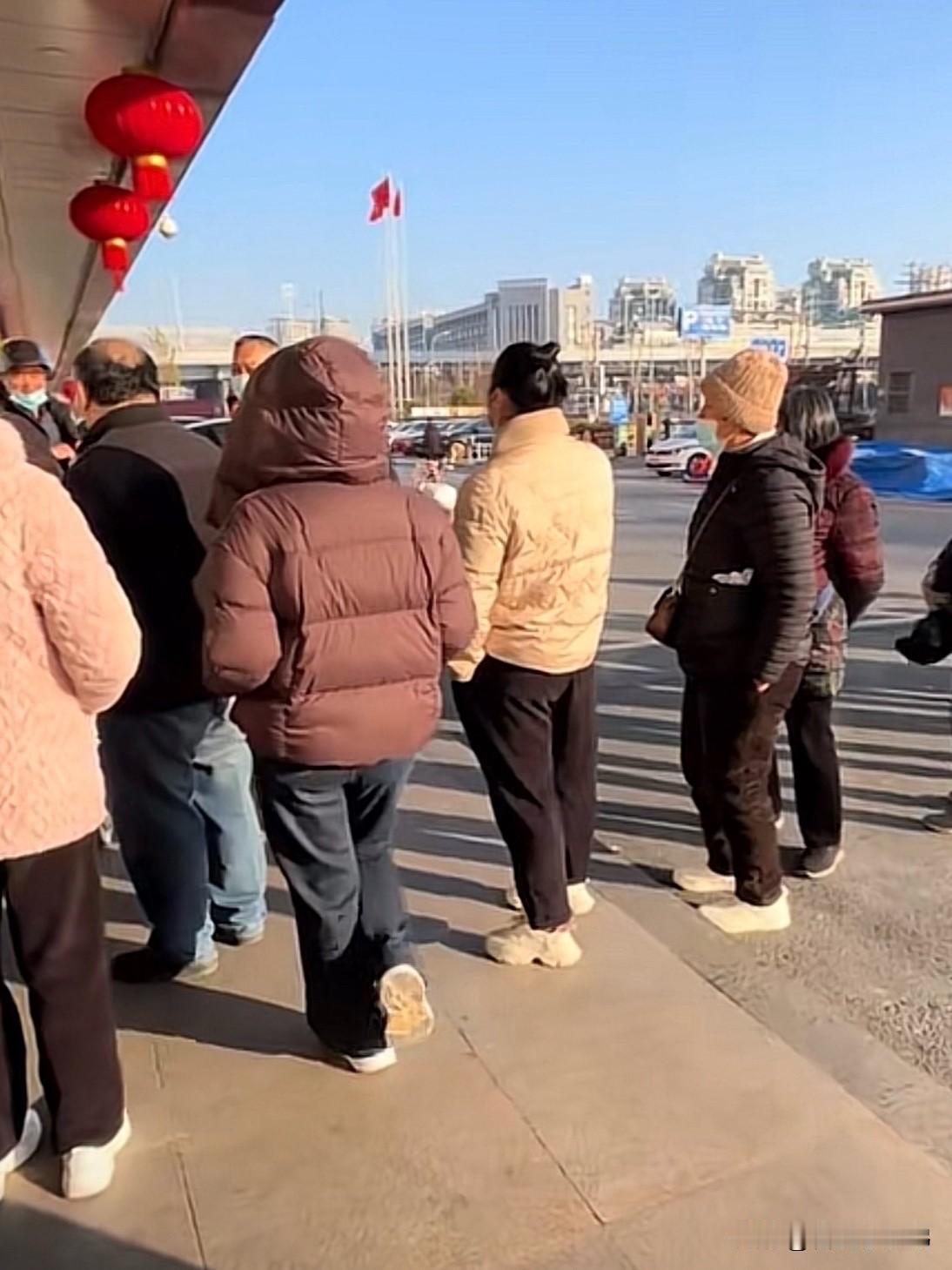 门店又关了[允悲]

本以为董事长澄清后风波会平，谁曾想讨薪催债的消息又冒出来。