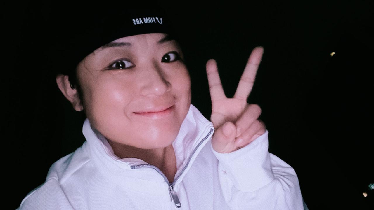 生活中，尽可能的少用“我”多用“眼睛”去看世界，就摆脱了“自我”