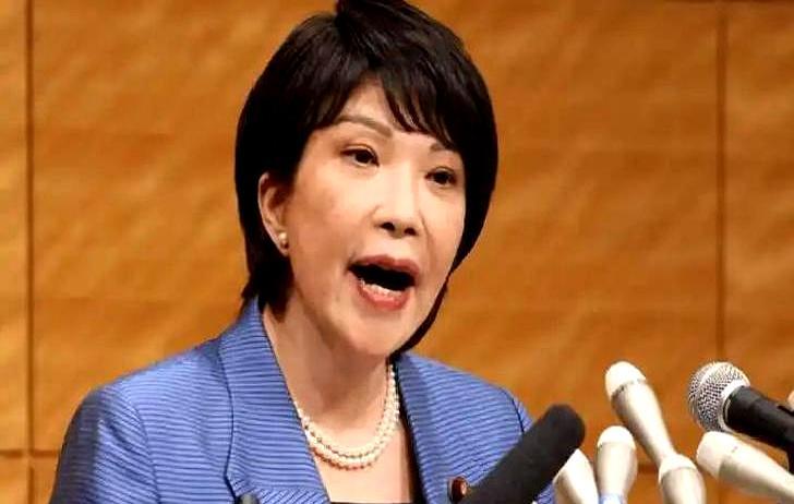 千万别小看了这个日本娘们儿，上台才一个多月，仅用几句话，就把东亚几个主要的国家的