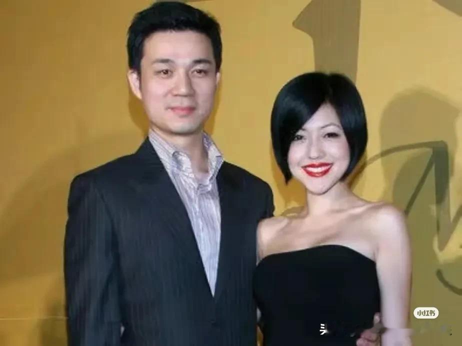 太假了！看来小S根本不在乎他老公许雅钧的夜店生活！

这不她上节目她说他老公行程