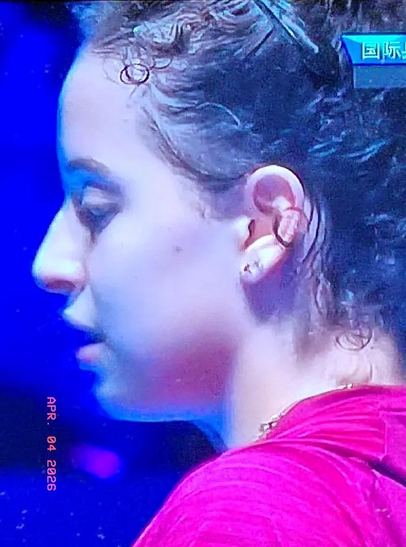 孙颖莎不再客气！
笫六局以11-3悬殊比分，压制住疯狂紧逼的高达，拿下关键局，比