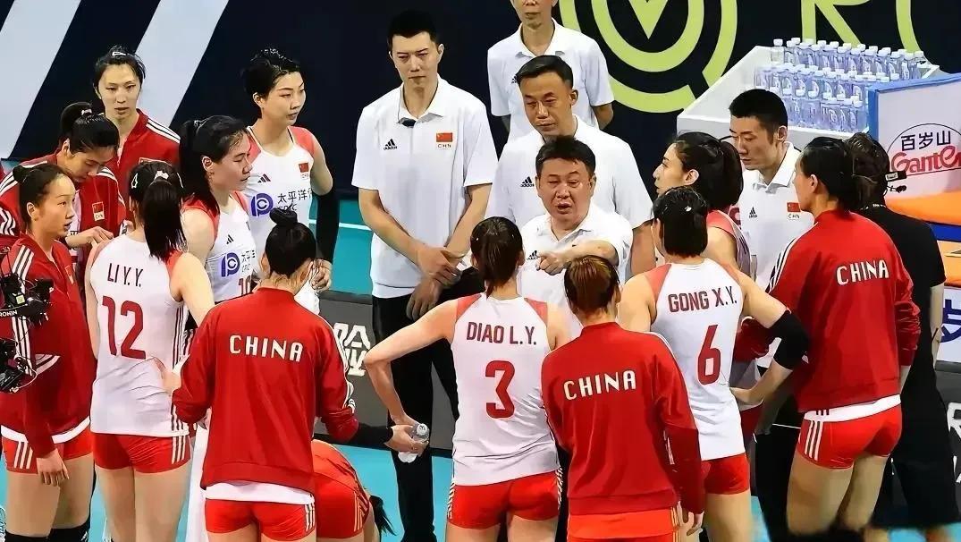 蔡斌在北仑奥资赛上为何被球迷们狂喊下课？
最近连看了三场去年北仑奥资赛中国女排的