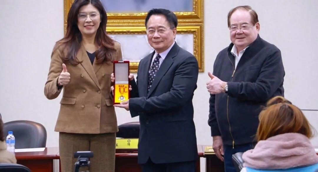 国民党“老将”被逮捕，郑丽文一个出人意料举动，赖清德这回麻烦大了！
 
就在20