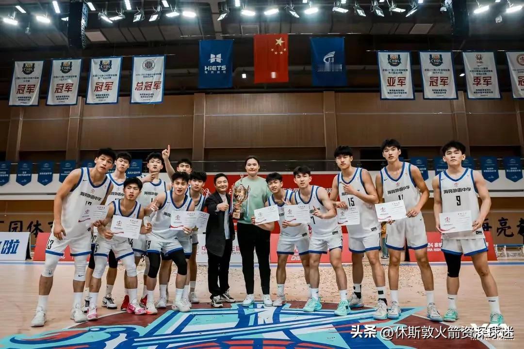 浙江海亮确实是中国男篮未来培养年轻核心的地方，一个王俊杰已经证明了自己的价值。