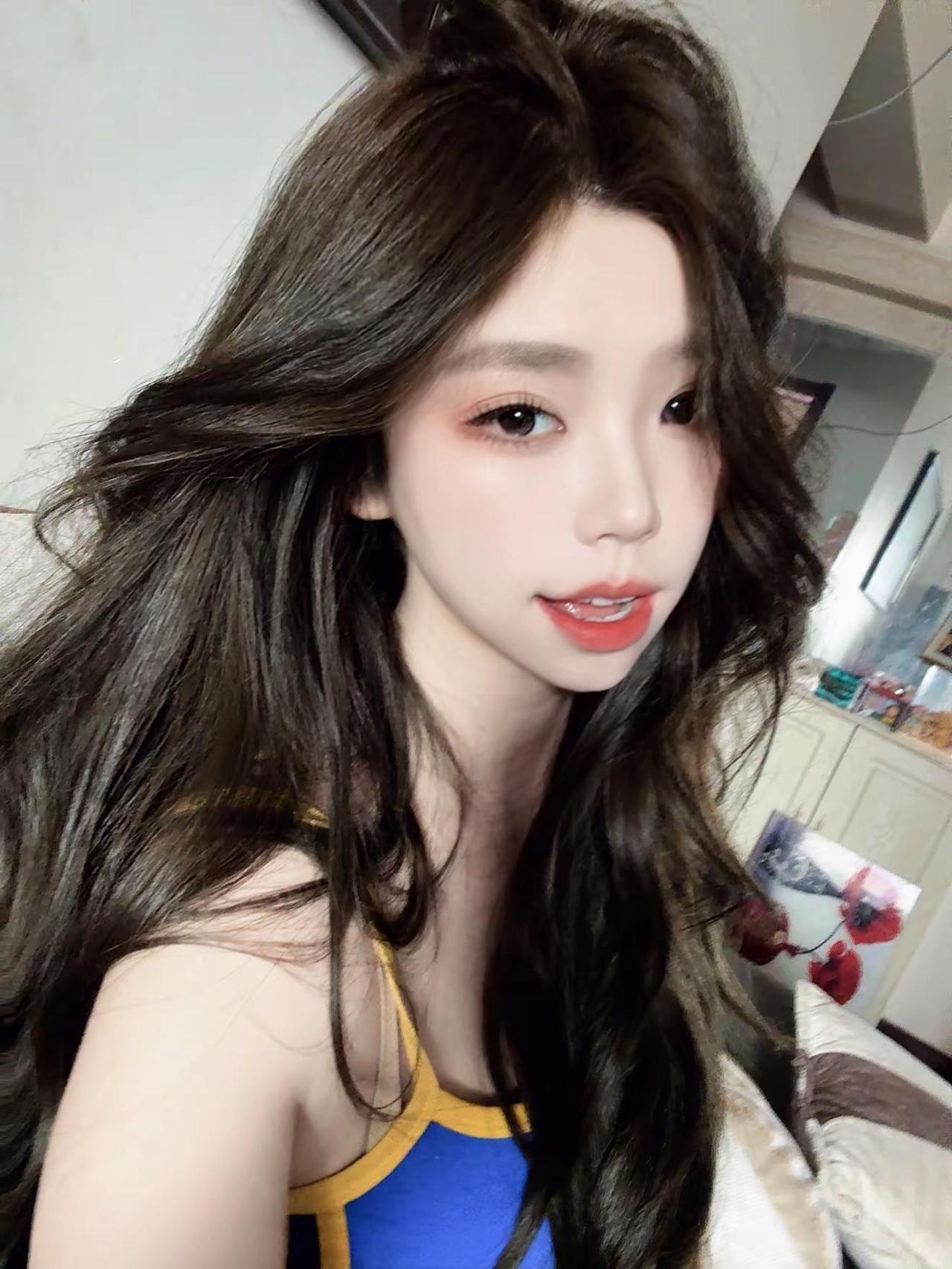 今天画了一个很韩的妆