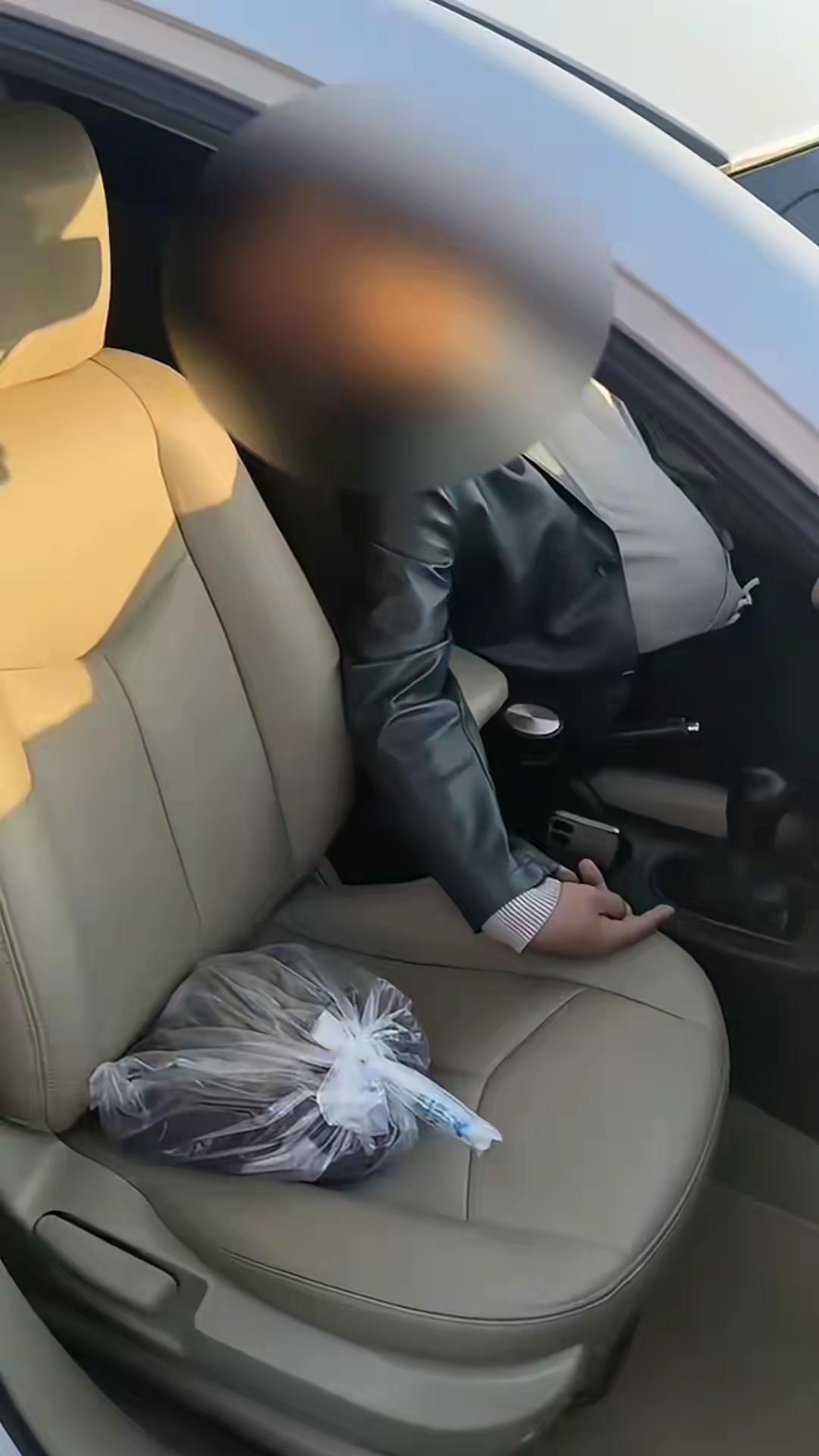 南充四桥生死时速！三名陌生女子跪地狂救昏迷司机，全网泪目结局却让所有人沉默反思…