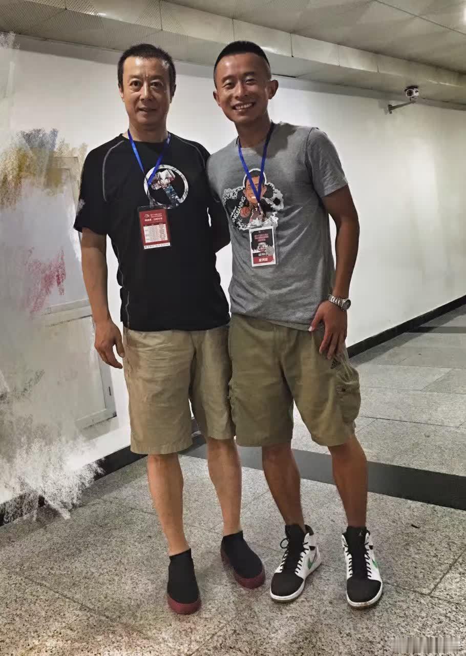 十年前，在集美大学诚毅学院，我看了三天的比赛。那会儿几个小兄弟都是最后一年了，单