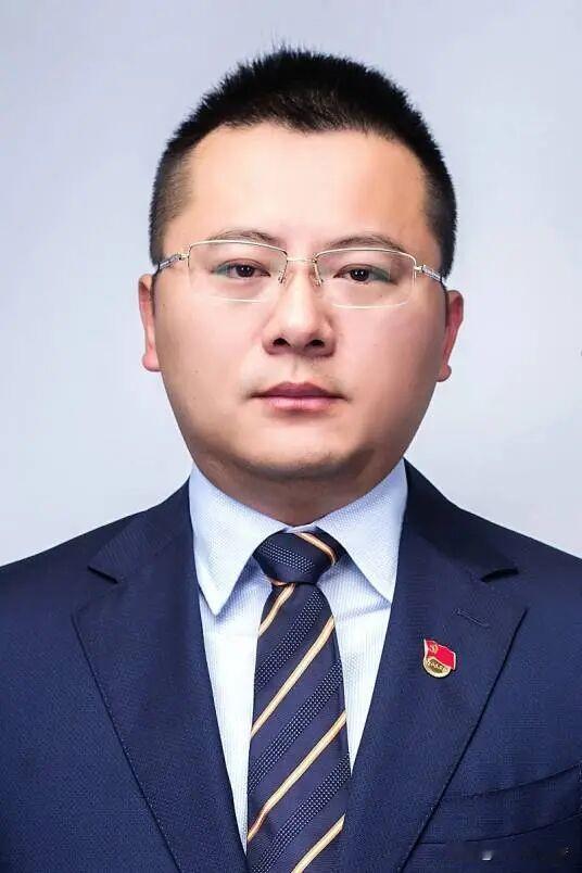 江西鹰潭副市长陈敏主动交代问题，此事值得关注。在反腐持续推进背景下，他的主动坦白