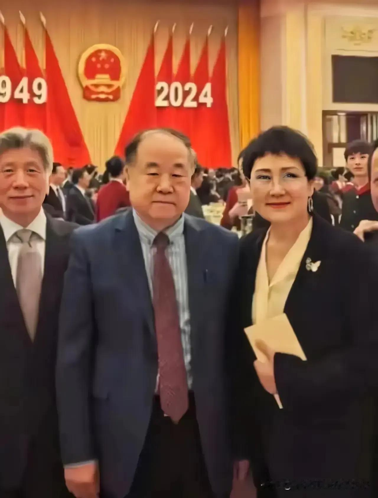 国庆招待会，莫言也受邀参加，对于这个事儿，争议很多，你觉得呢？

我觉得呢？
