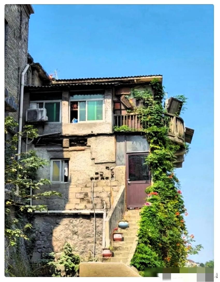 心梗，真的不挑人。
我丈夫走得毫无征兆。那天他洗了个澡，出来就说了三个字：胸口闷