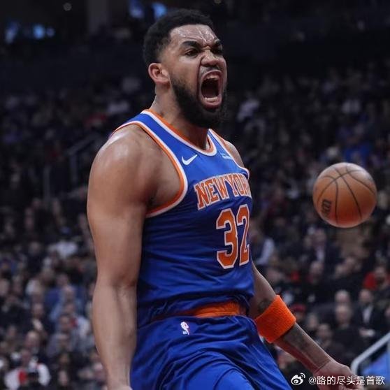 《顶级二当家沦为替罪羊！顺风没球权，逆风就背锅，尼克斯真该裁他》唐斯现在在尼克斯