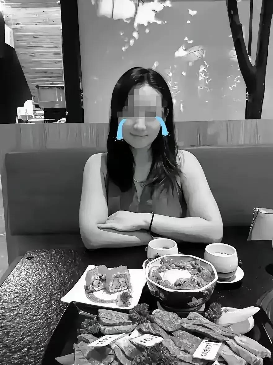 这个被蛇咬的美女死得太冤了，遇到了庸医，堂堂的三亚大医院，面对常见的蛇伤竟然丝毫