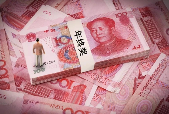 00后的第一笔年终奖该如何分配 我觉得首先要好好犒劳一下自己，可以买一些自己喜欢