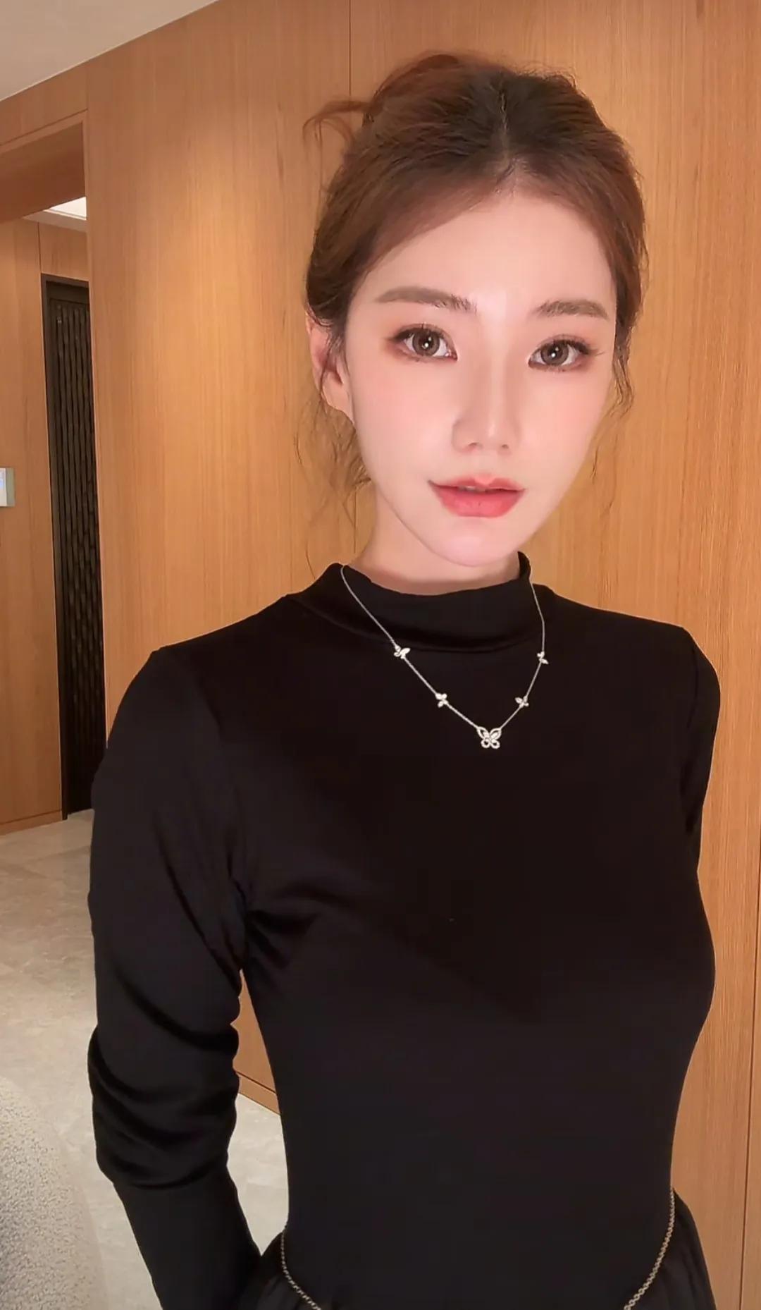 马筱梅，心态真的很好，邻家女孩，也是很爱笑的女孩，都说爱笑的女孩运气不会差，兰姐