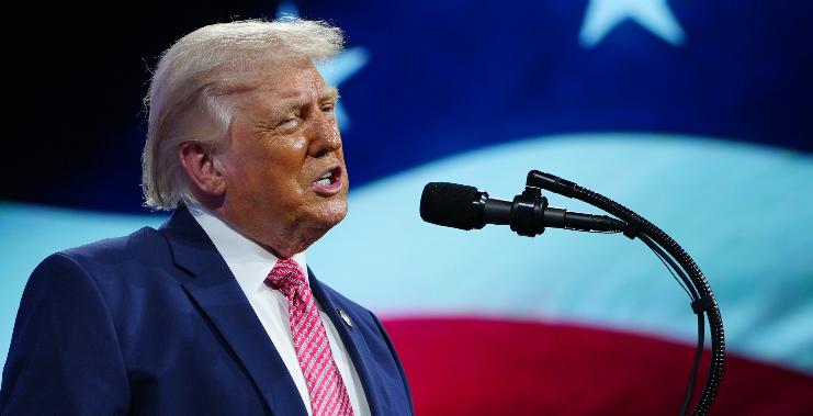 公开承认，美国主动找中国！

近日，特朗普在接受采访时明确承认，自己主动找中国谈