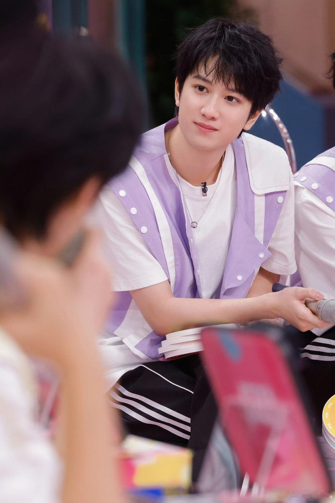 敖子逸师兄太稳健 azy敖子逸敖乙星光不及你闪耀，月光不及你温柔，阳光不及你温暖