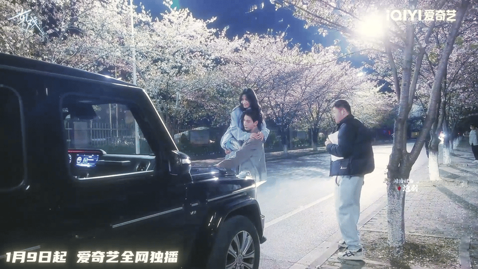 陈星旭单手抱卢昱晓猫的树先嗑 第一视角跪求！陈星旭霸总单手抱卢昱晓，猫的树导演先