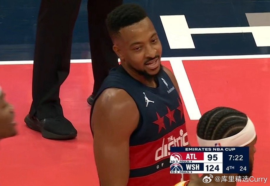 要干啥，CJ已命中10记三分！ 