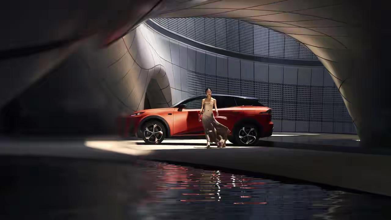 全球十大汽车集团: 
十、吉利集团(中国)
九、铃木集团(日本)
八、本田集团(