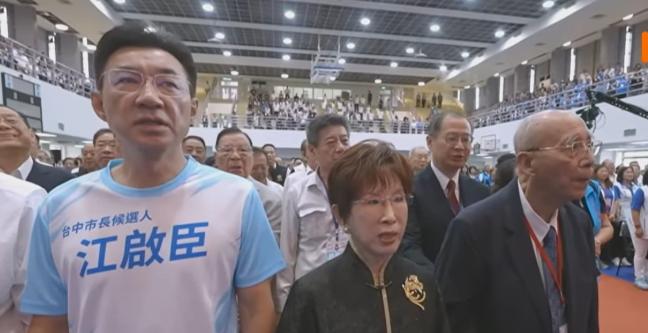 吴伯雄出席国民党全代会 马英九、朱立伦未现身。

国民党今天在台北市立成功高中举
