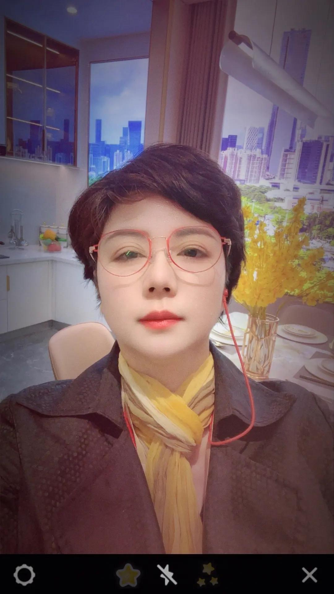 自恋一下原来我也可以这么美🌹❤️😂😂 爱拍照的我 穿着得体是一种生活态度 