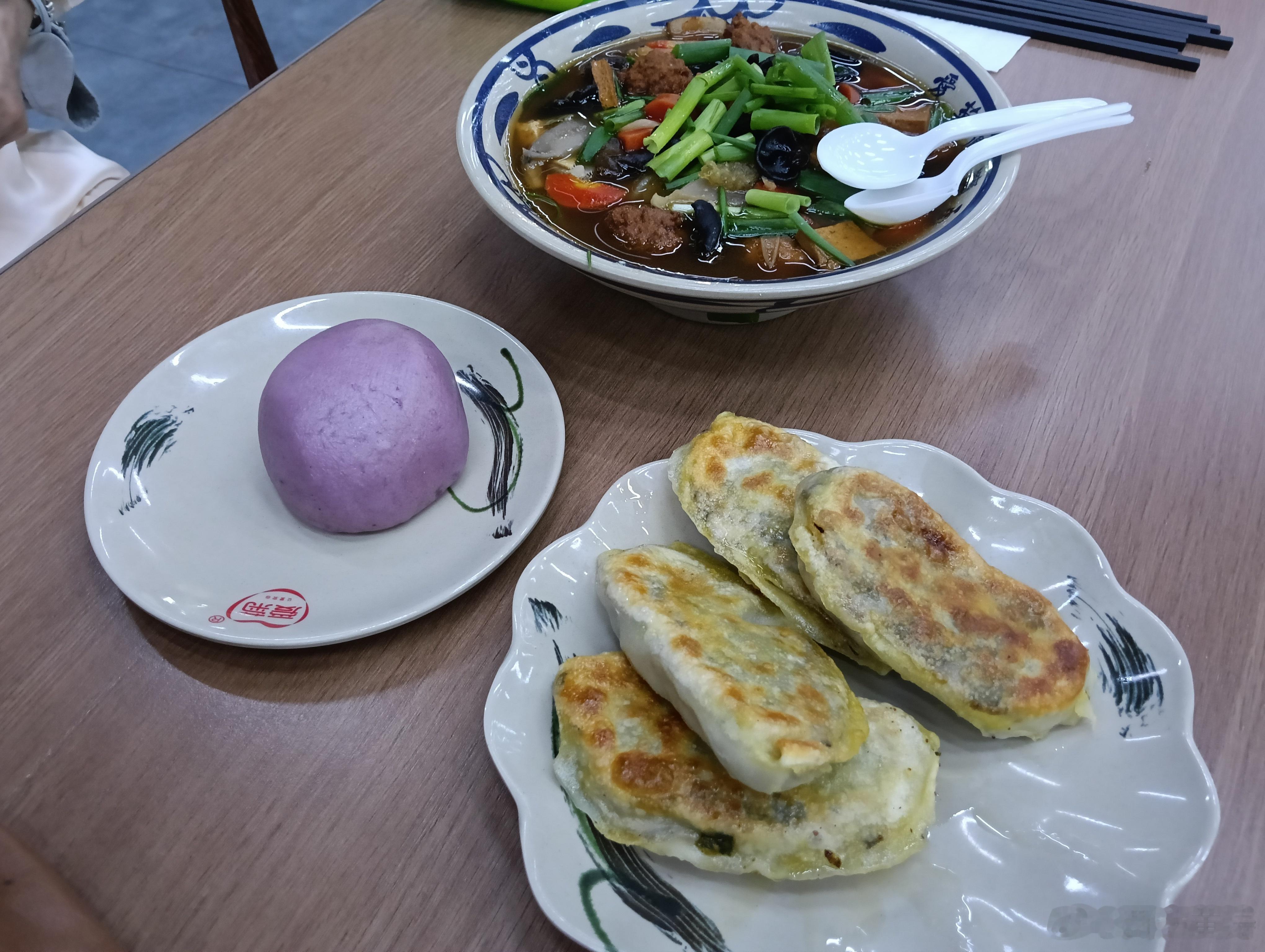 【葫芦园里聚友情】一声老同学的召唤，旧友便如约奔赴，小小的微信群里，话语沸腾，敲