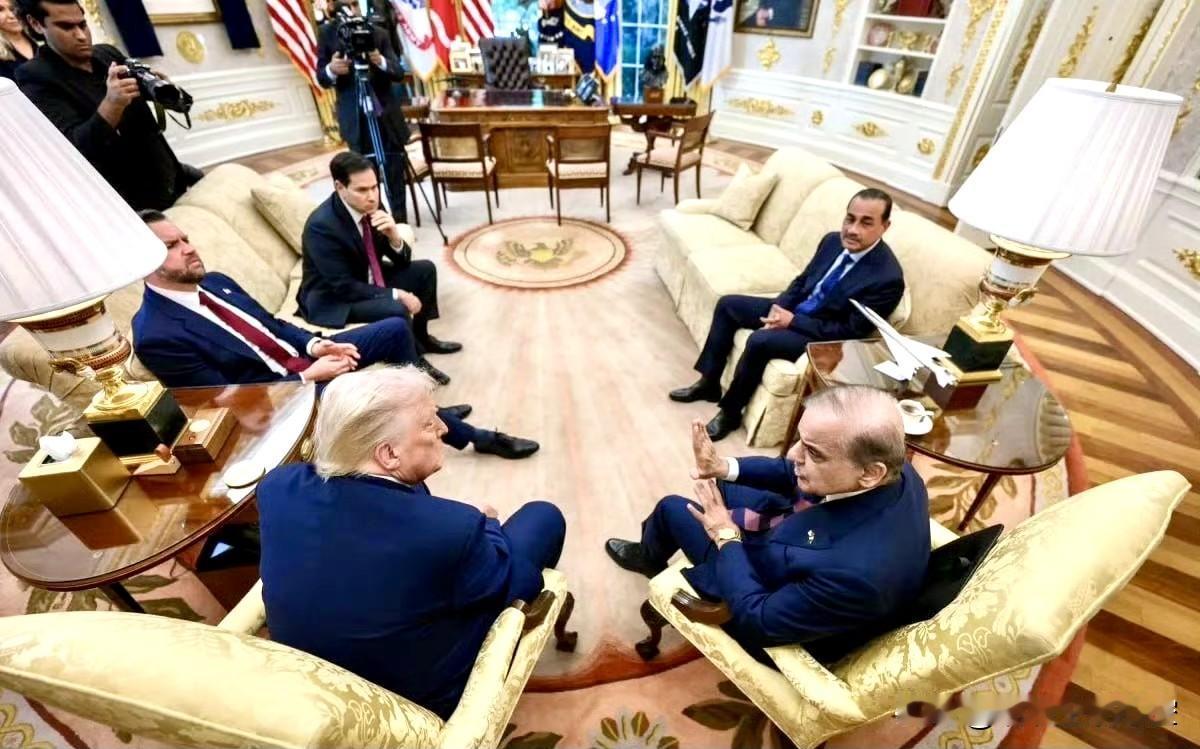 这操作挺有意思啊！

据华盛顿邮报援引巴消息人士报道，巴基斯坦这边估计也是操碎了