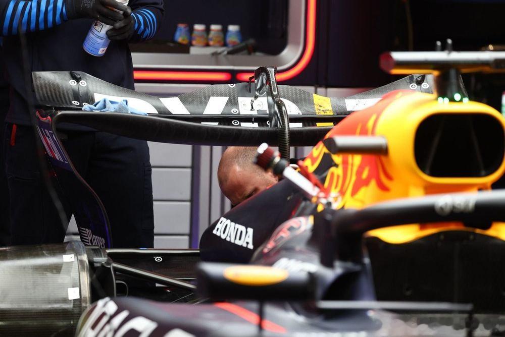 f1  红牛在拉斯维加斯用了错误版本的尾翼，根据GPS数据显示，RB20赛车在直