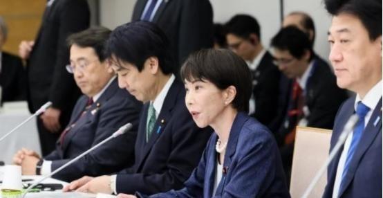 日本主动喊话中国了。近日，日本首相高市早苗直接透露，自己计划在5月上旬对外进行一