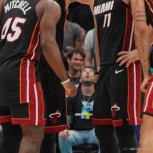 NBA2025-26赛季附加赛正式开打，迈阿密热火与夏洛特黄蜂的比赛首当其冲，历