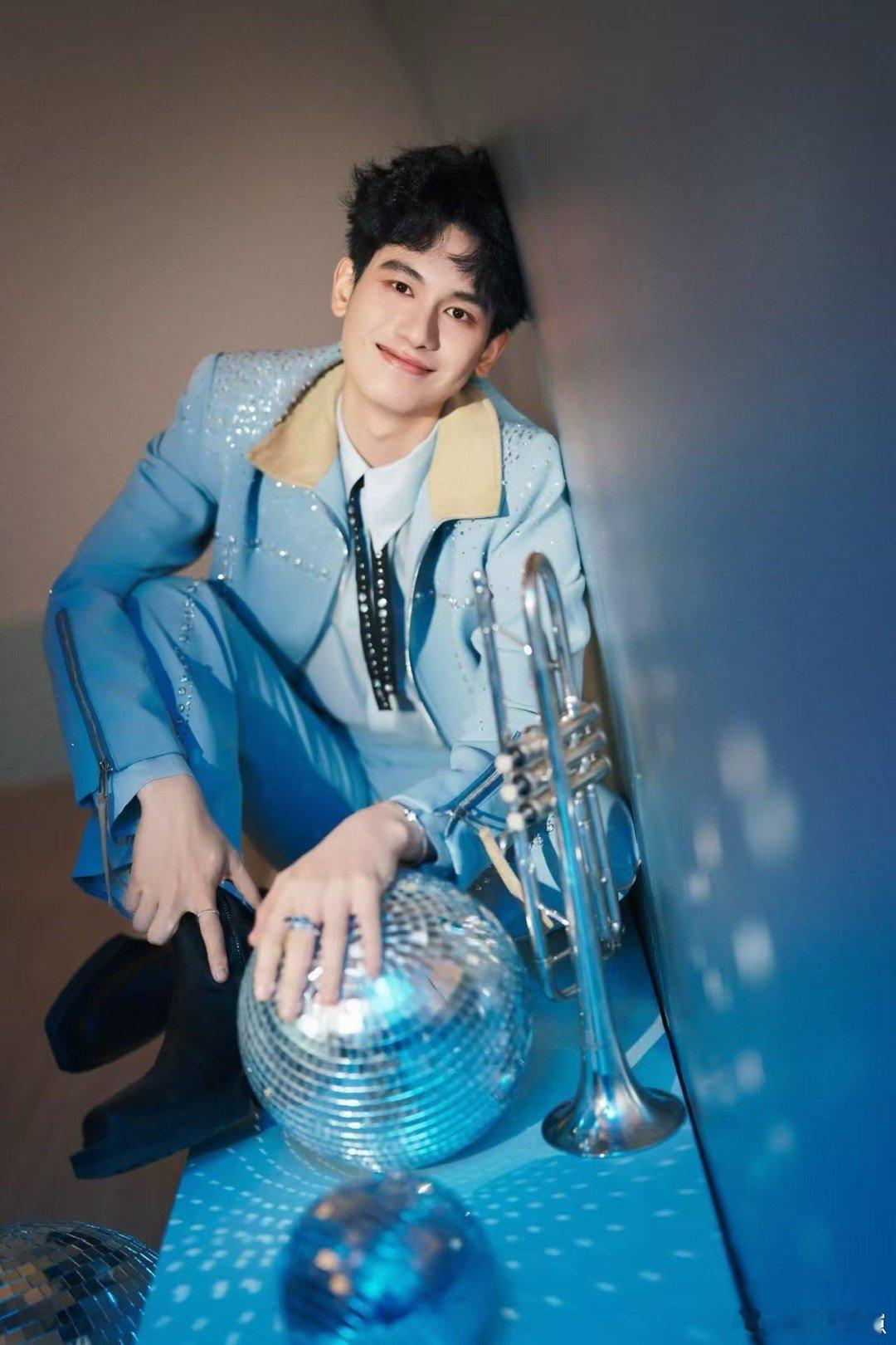 胡先煦首登春晚胡先煦说春晚有新有旧 天津快板配方言，胡先煦把哏都年味搬上舞台！解