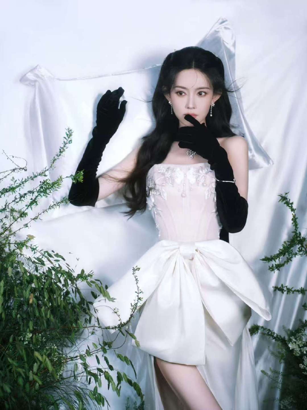 孟子义冬日新妆造孟子义红蕊之花孟子义新摄影师拍的好美！ ​​​