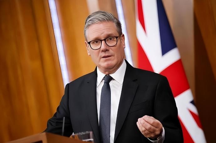抢完中资钢铁厂，英国发现没人接盘了！

7 月 16 日，英国政府把原本属于咱们