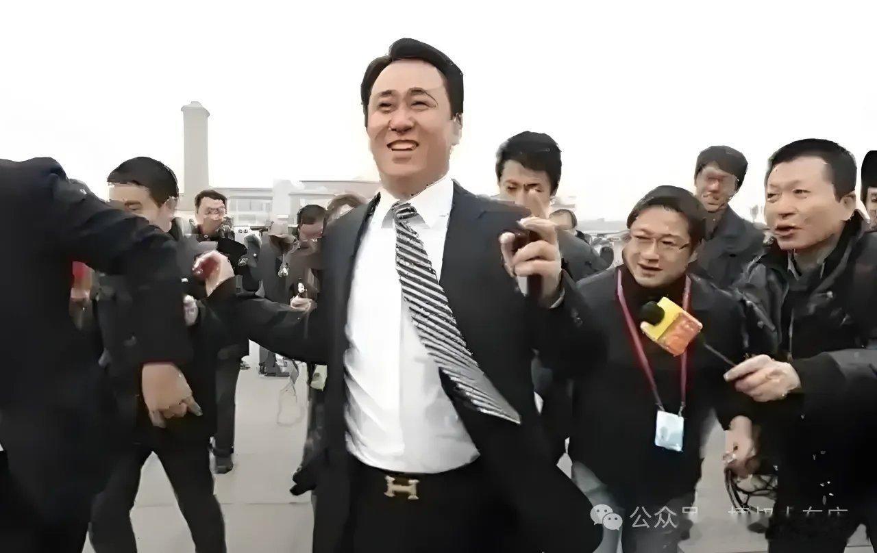 恒大集团恒大地产及许家印案一审开庭许皮带案子，终于迎来了一审开庭。法院会怎么判，