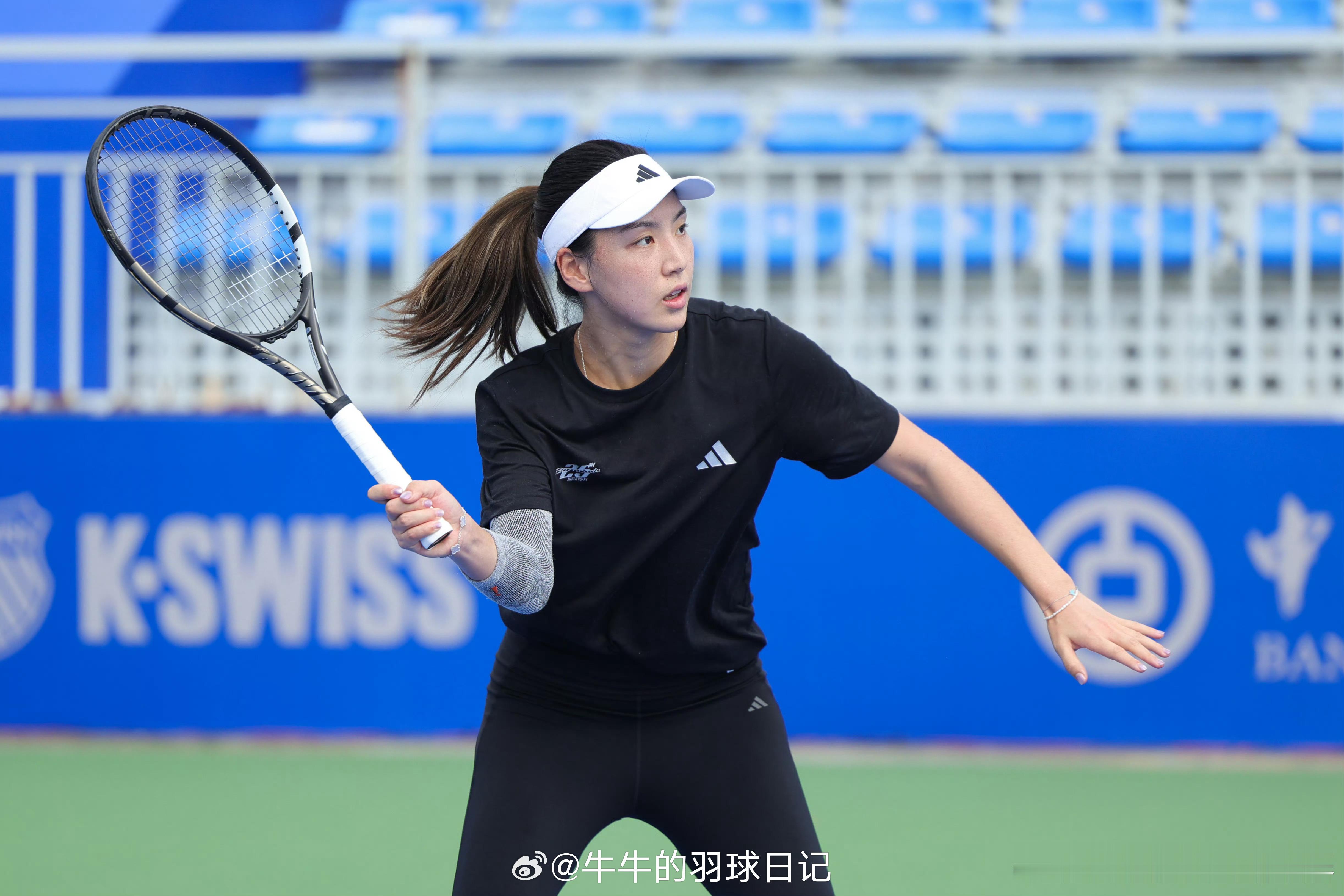 王欣瑜武网开练 王欣瑜抵达武汉已经投入训练中网虽止步首轮，武网重新出发！网球ta