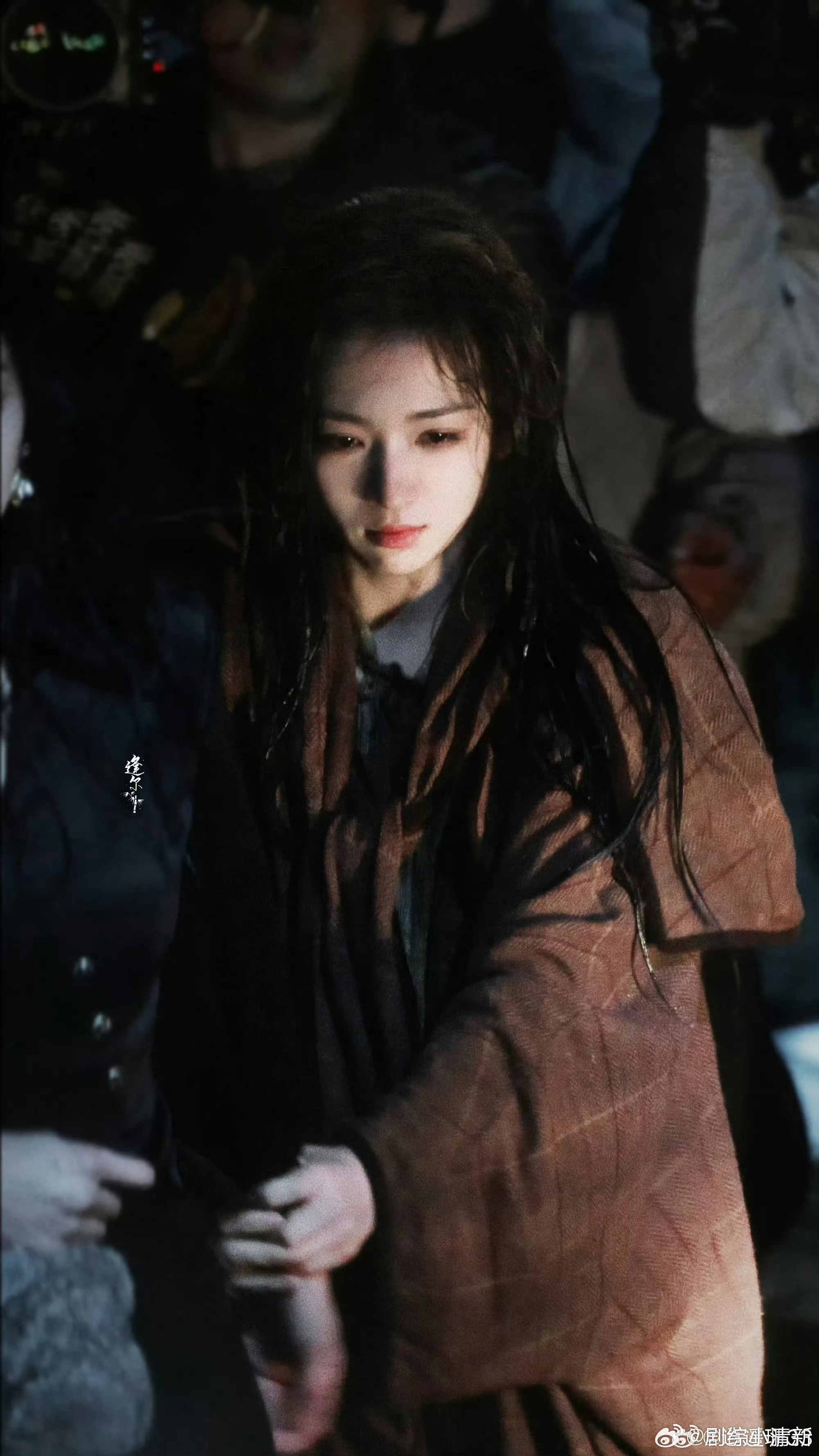 代露娃黏人小狗看完代露娃这段想偷狗了 这段确实太好笑了又太好rua了。湿漉漉的长