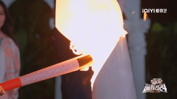 #看见武大靖传递圣火了#武大靖作为短道速滑的杰出代表，在传递圣火的光荣时刻，不仅