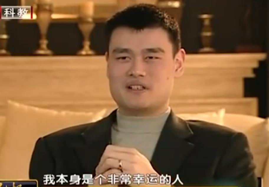 某次接受采访，姚明说：我是幸运的，我想打篮球，现在篮球成了我的工作。

谈到女儿