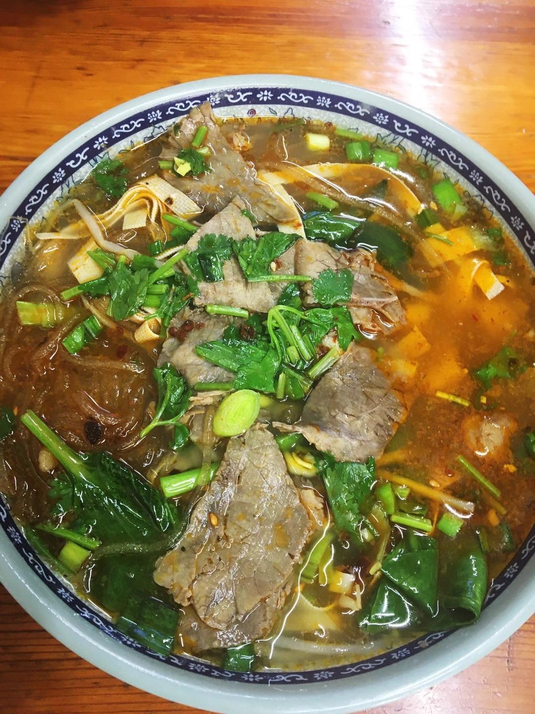 如果无能为力，那就顺其自然，如果心无所待，那就随遇而安。 人生本来就是一场减法，